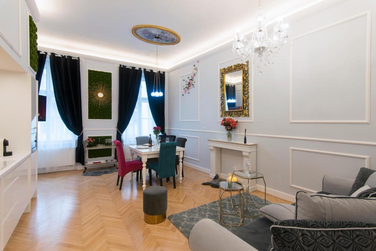 Vogue Apartment Near By Wenceslas Square Prague Luaran gambar