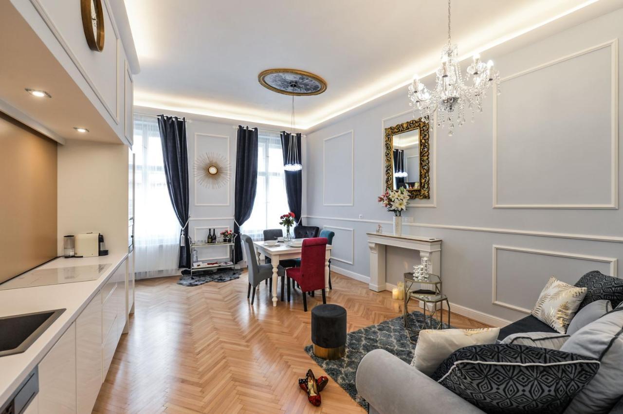 Vogue Apartment Near By Wenceslas Square Prague Luaran gambar